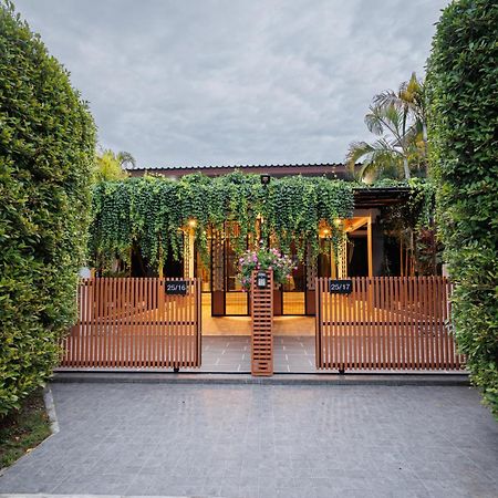 T House Villa Pantai Bang Tao Bagian luar foto